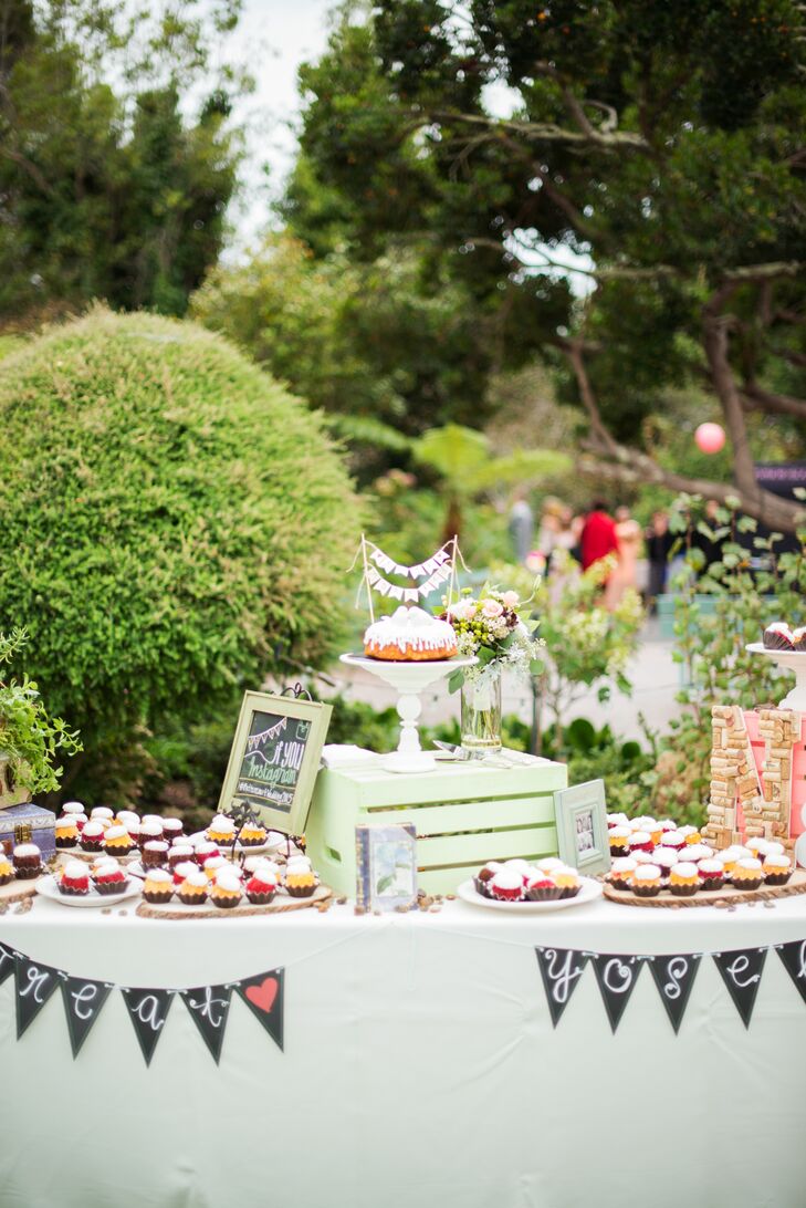 A range of snacks and desserts were made available to guests at this crafty table, from cupcakes and mini Bundt cakes to nuts and popcorn.