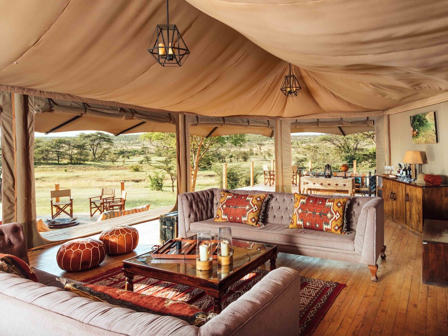 Outdoor lounge