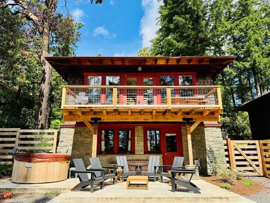 Picture of Huckleberry House