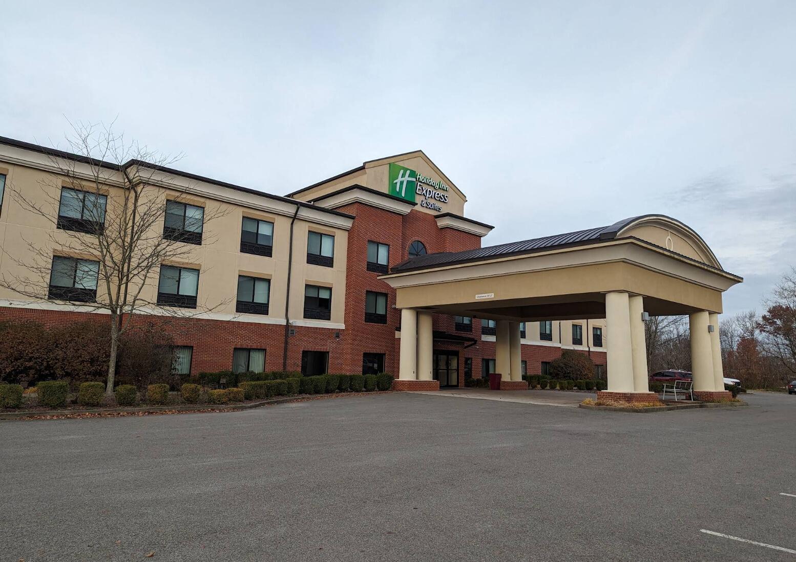 Picture of Holiday Inn Express & Suites Fairmont