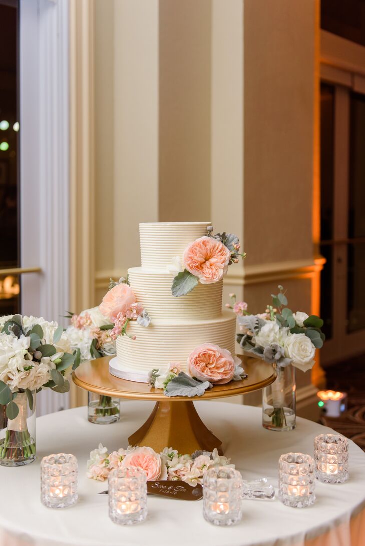 Textured Buttercream Cake With Garden Roses