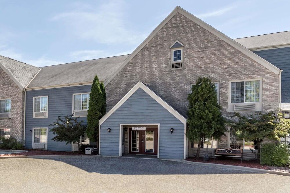 Picture of Baymont by Wyndham Mequon Milwaukee Area