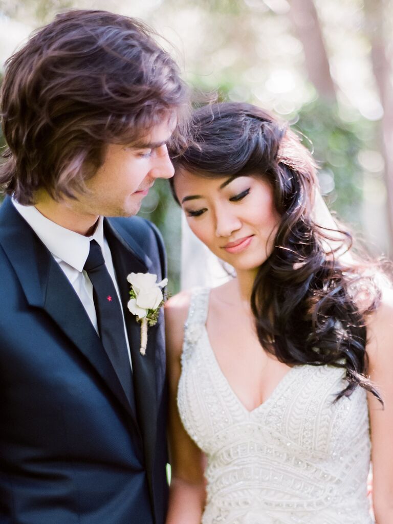 curly wedding hairstyles side swept