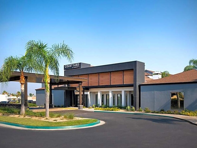 Picture of Courtyard Fresno Clovis