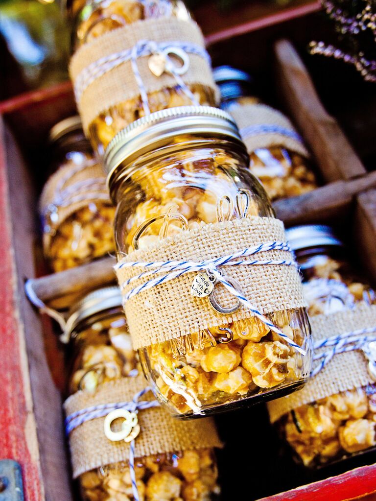 Caramel popcorn wedding favors
