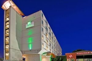 Picture of Holiday Inn Manhattan at the Campus an IHG Hotel