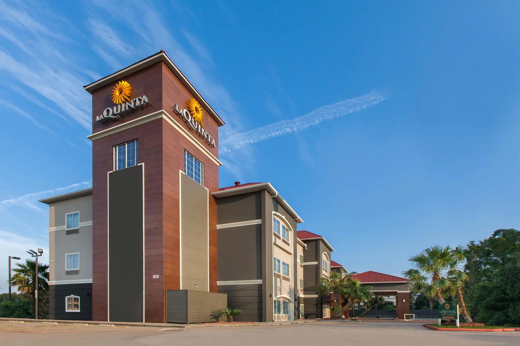 Picture of La Quinta Inn & Suites by Wyndham Houston New Caney