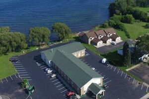 Picture of Econo Lodge on the Bay