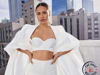 track star and olympian Sydney McLaughlin for The Knot Spring 2022 magazine