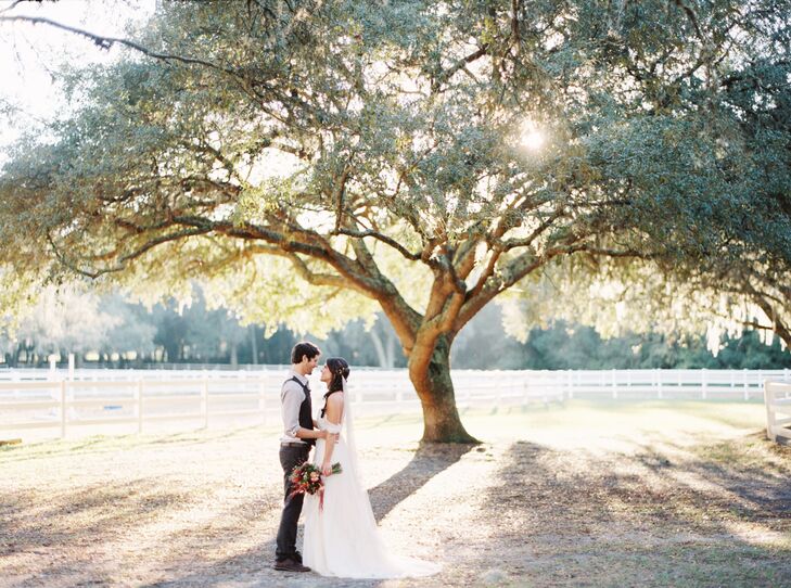This fall wedding couldn't have been more natural or chic. Using their proposal in Georgia and her rose gold engagement ring as inspiration, Shelby Gl