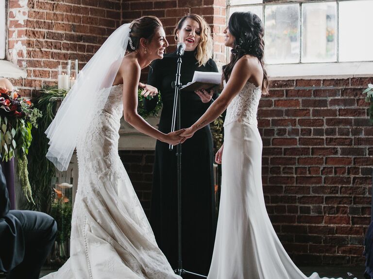 couple3 saying vows at the altar