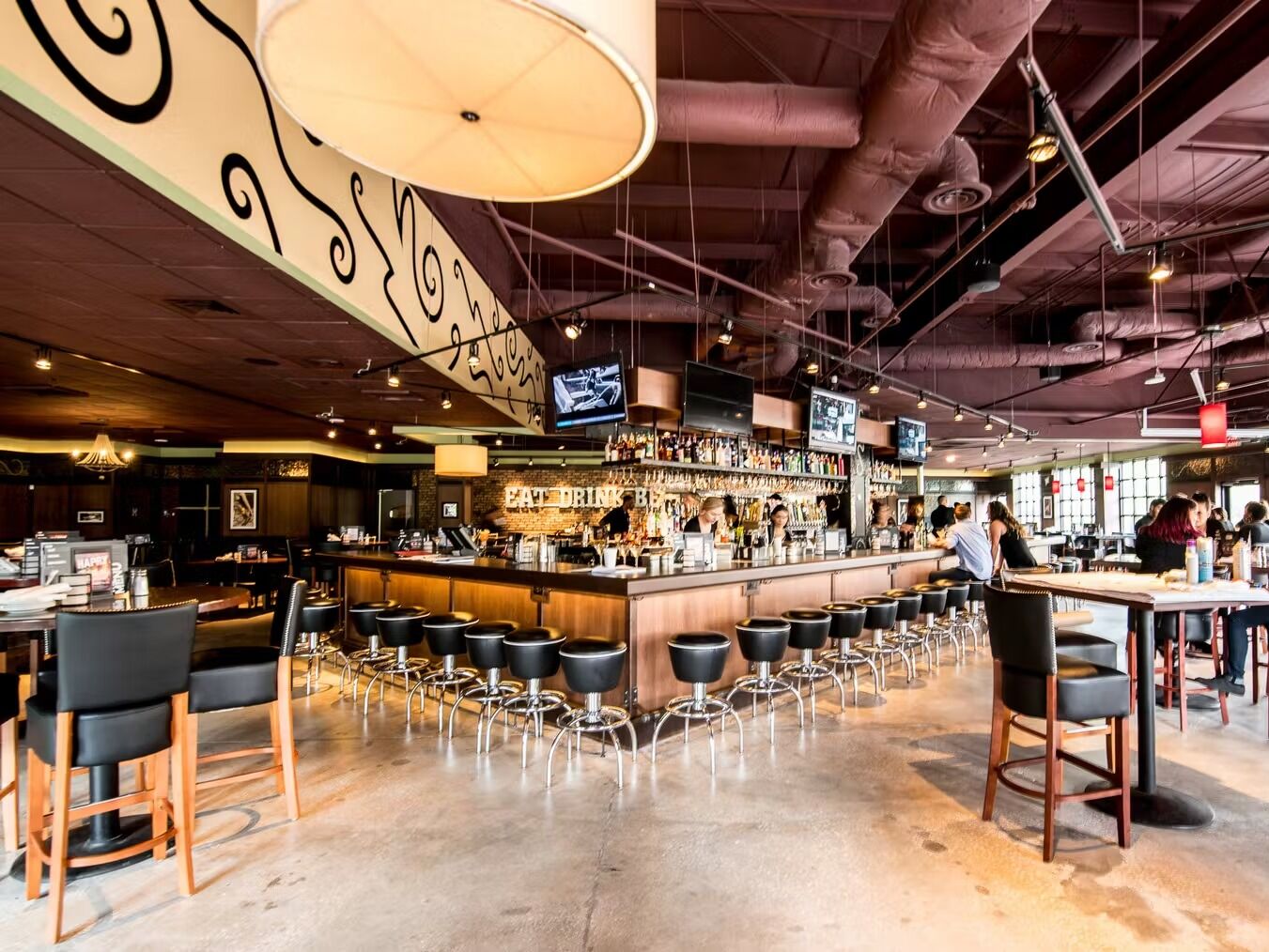 Picture of Bar Louie - The Mall at Partridge Creek