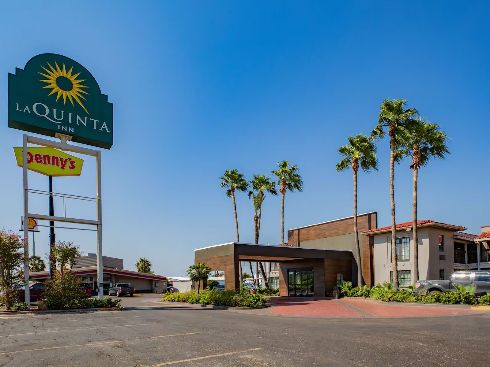 Picture of La Quinta Inn by Wyndham Laredo I-35