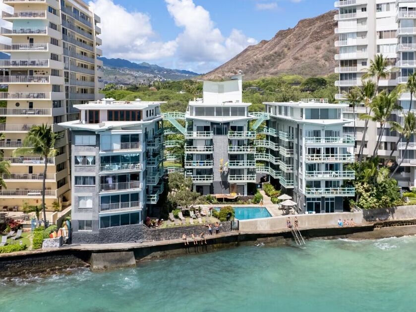 Picture of Diamond Head Ambassador Apartments