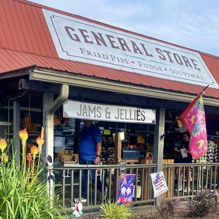 Picture of Dine or shop southernly at Apple Valley Café/General Store 