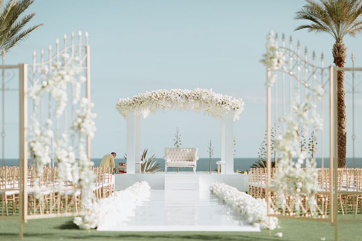 Glam White Mandap for Hindu Destination Wedding in Mexico