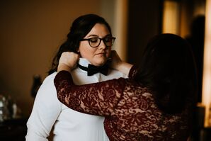 Getting Ready for Wedding at The Junior League of Houston in Houston, Texas