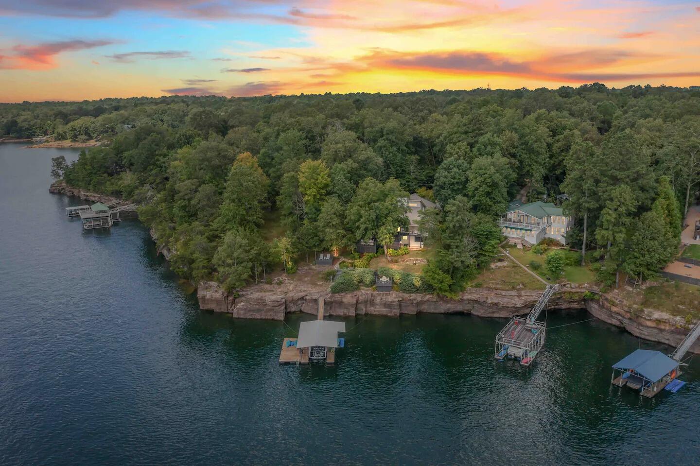 Picture of AirBnbs on the Water
