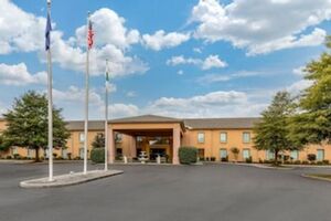 Picture of Quality Inn & Suites Benton Draffenville