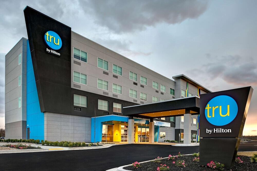 Picture of Tru by Hilton Tahlequah