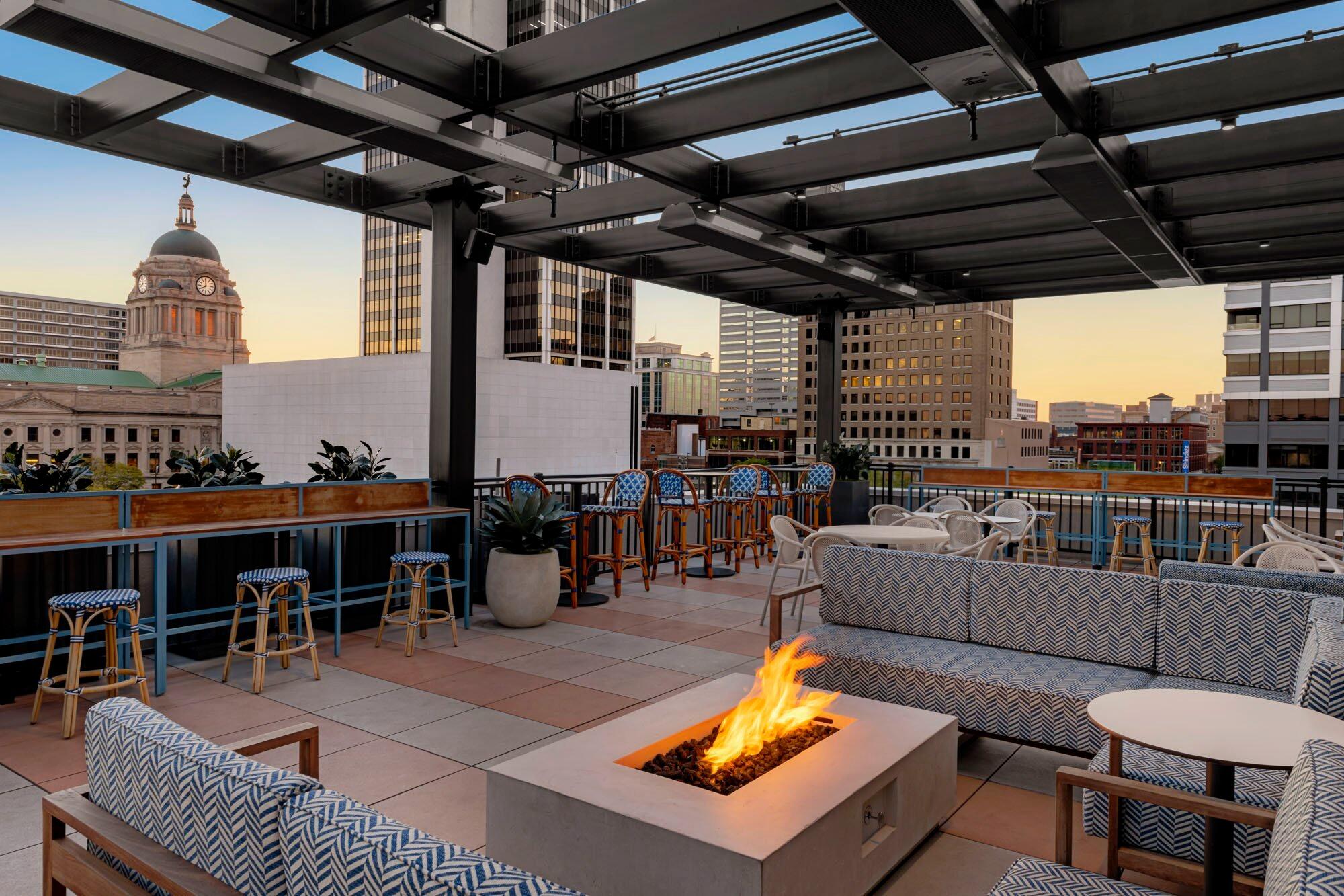 Picture of Birdie's Rooftop Bar
