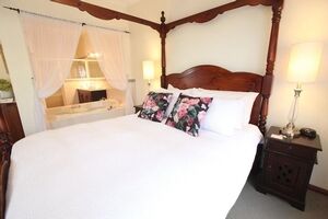 Picture of Wine and Roses Bed and Breakfast