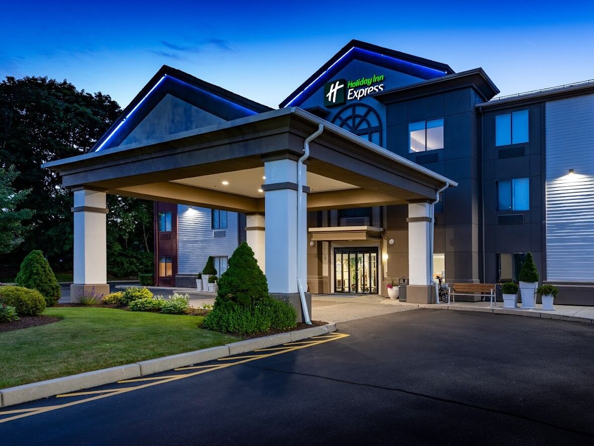 Picture of Holiday Inn Express Newport North - Middletown, an IHG Hotel