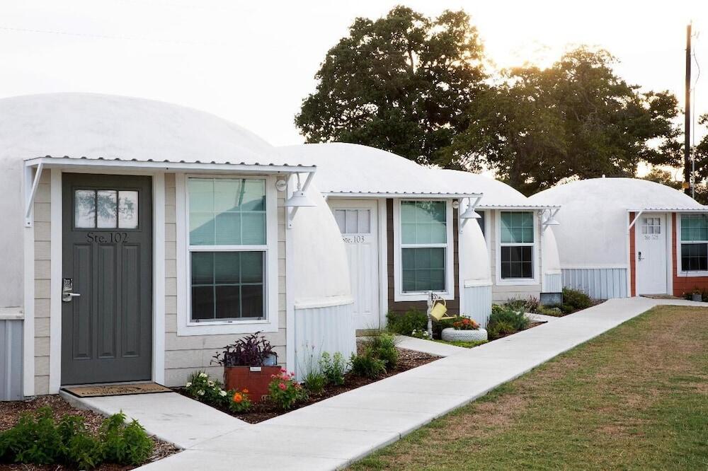 Picture of Country Dome Suites