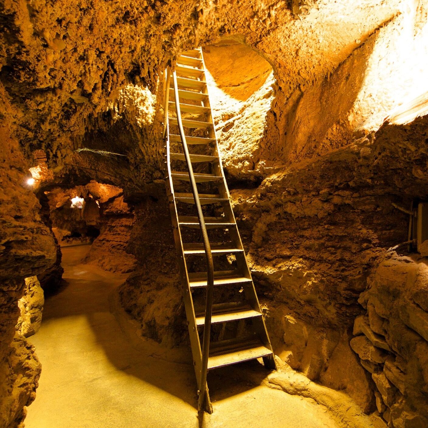 Picture of Cave of the Winds Mountain Park