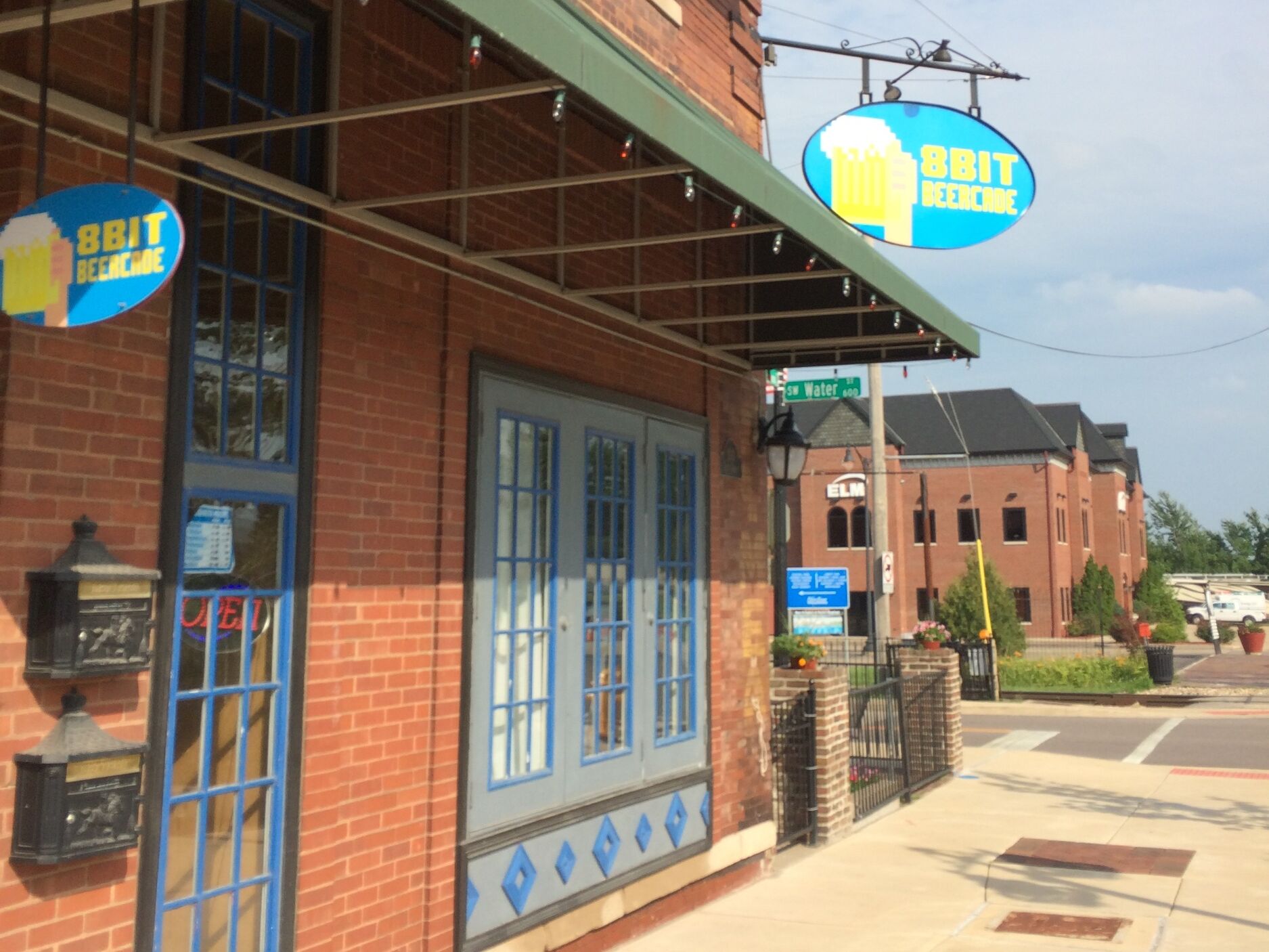 Picture of 8 Bit Arcade Bar