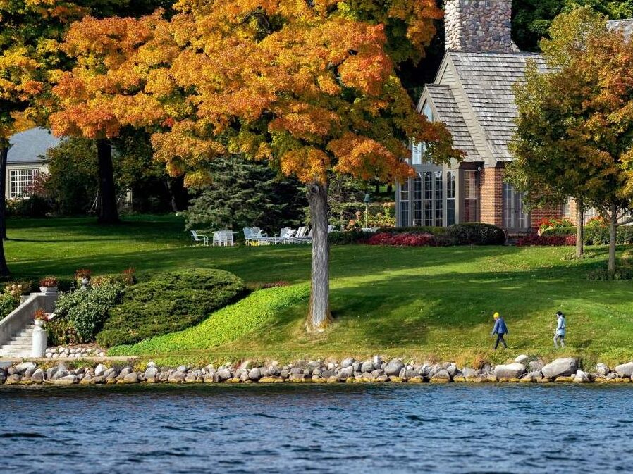 Picture of Lake Geneva Shore Path