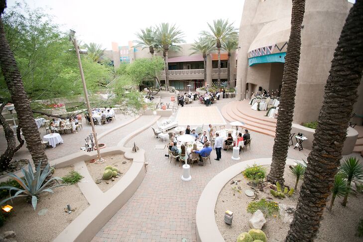 Amanda and Michael used indoor and outdoor spaces for the reception, which was also located in the resort's courtyard. Some tables were situated in the courtyard.