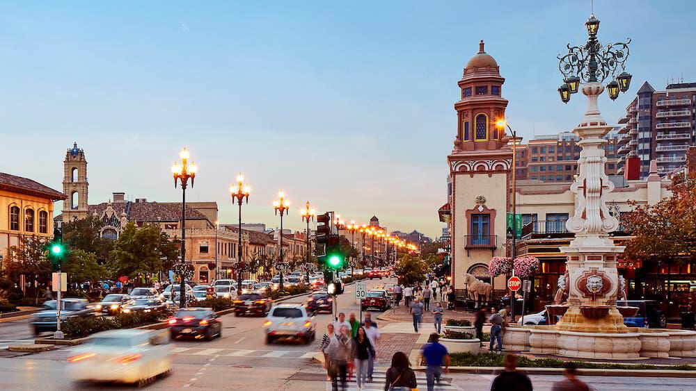 Picture of Shopping On The Plaza