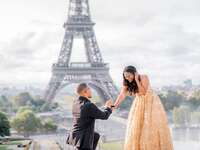 Proposal in front of the Eiffel Tower