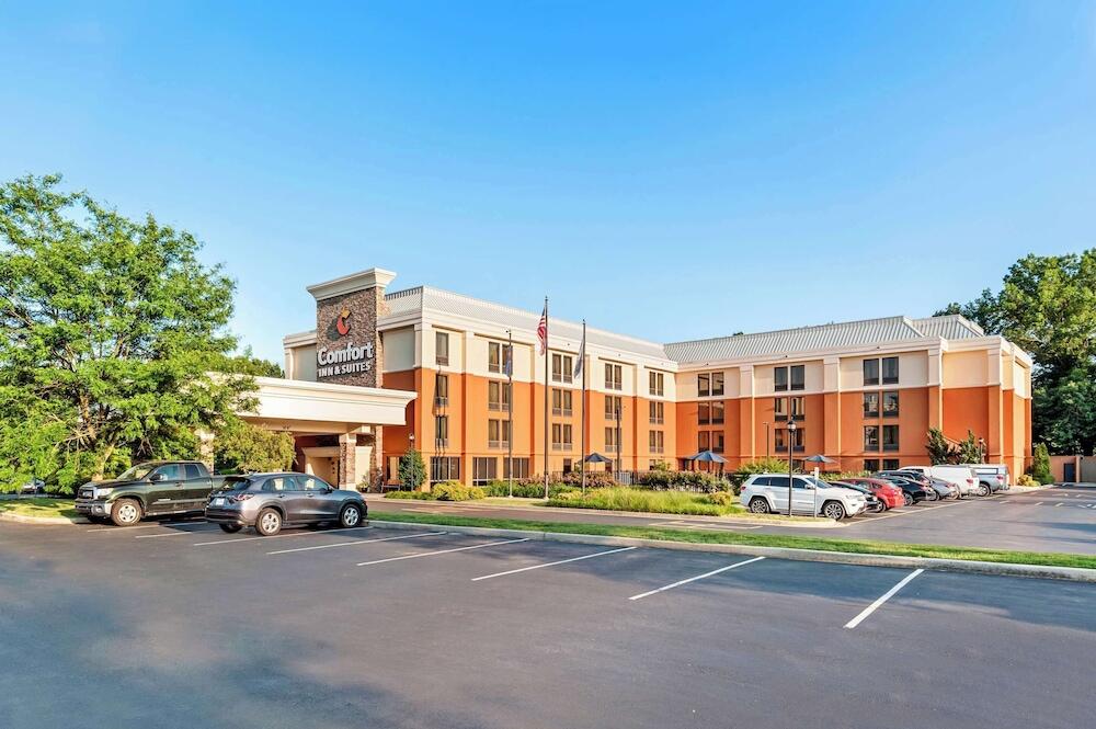 Picture of Comfort Inn & Suites Newark - Wilmington