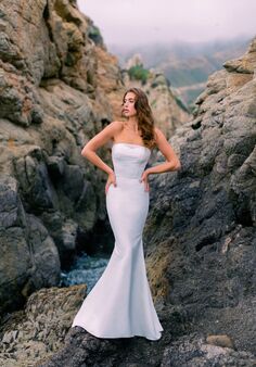 Wilderly Bride Hawthorn- F320 Sheath Wedding Dress