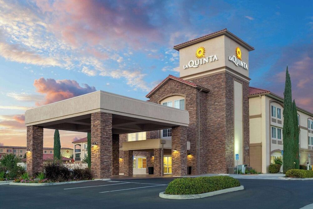 Picture of La Quinta Inn & Suites by Wyndham Paso Robles