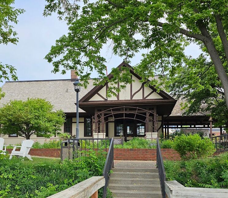Picture of Explore Downtown Wayzata