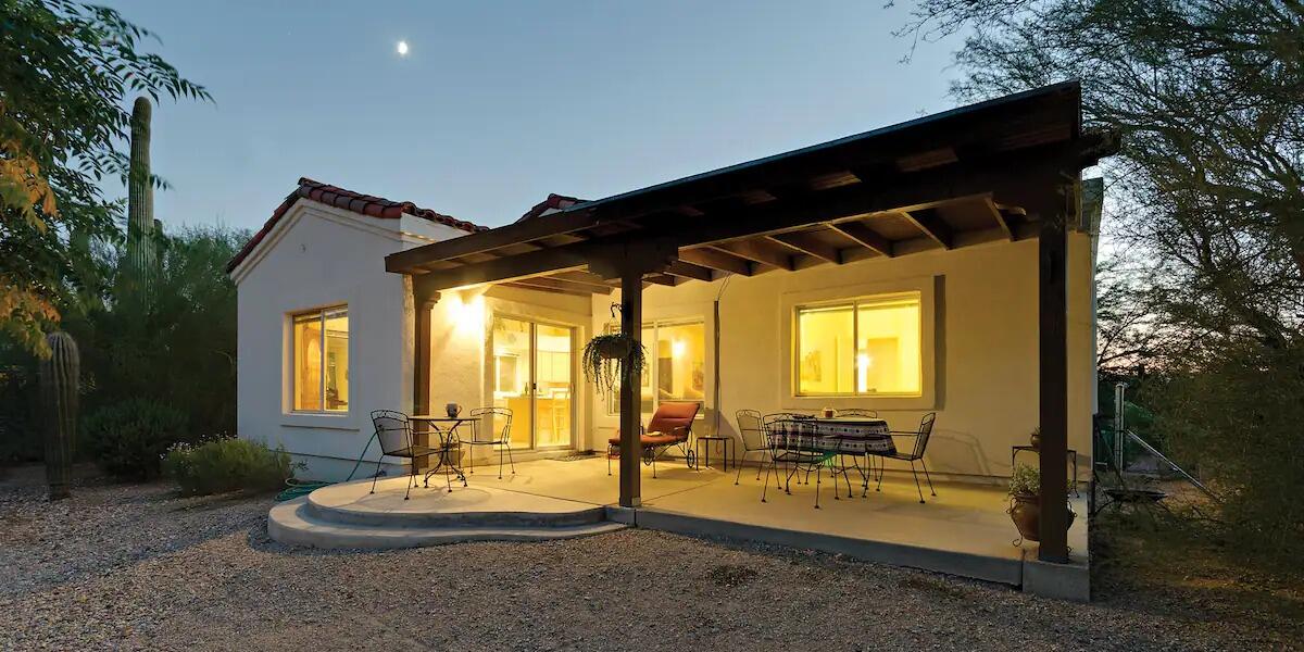 Picture of Charming Southwest-Style Guesthouse with Mt Views (AirBnB)
