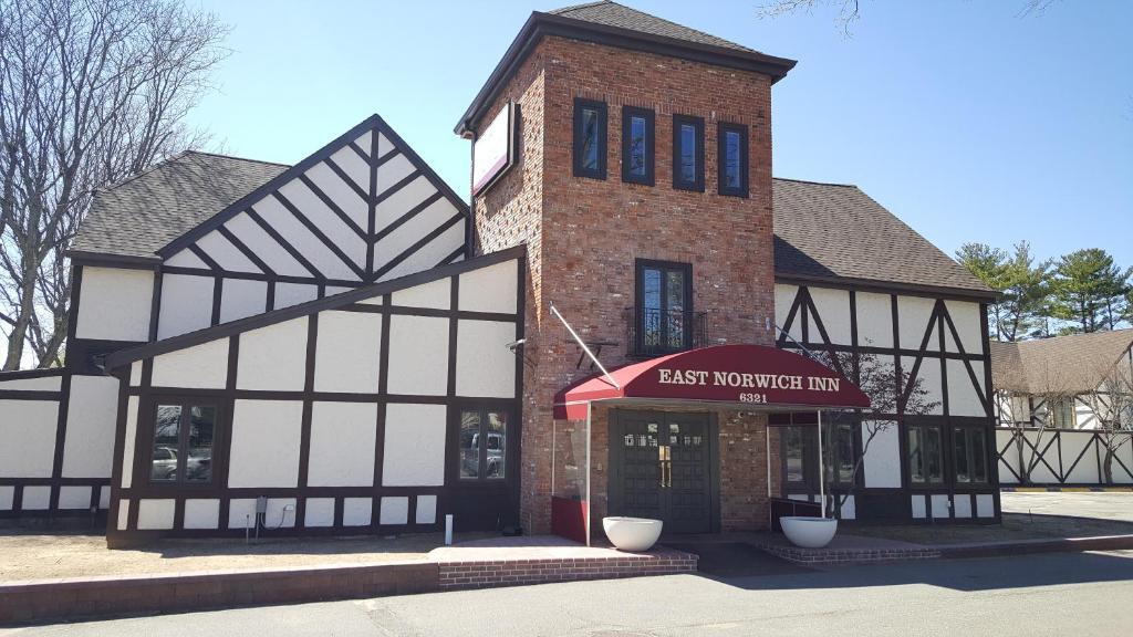 Picture of East Norwich Inn