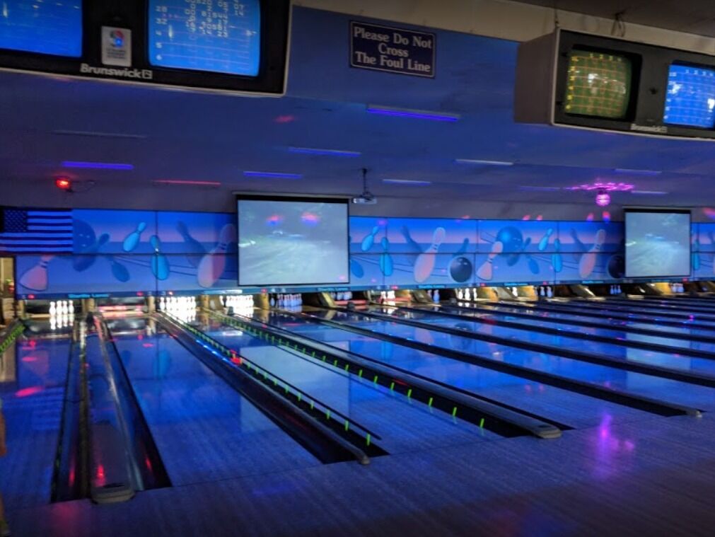 Picture of Bowlmor Lanes RT 66