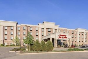 Picture of Hampton Inn & Suites West Bend