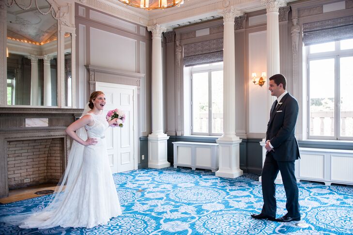 Erin and Alex had their first look photo session at the Sentinel Hotel and snapped this cute picture of the reaction.
