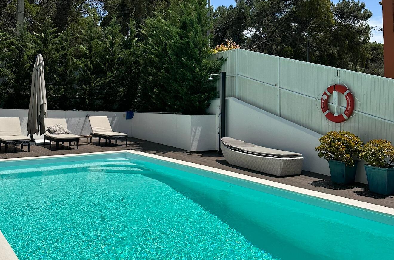 Pre-wedding get-together at our place!

Officially not part of the wedding weekend 😉 — but if you're in Cascais on Thursday, swing by our place for a drink and some light snacks between 16:00–19:00. No RSVP needed, just show up! Children and parents are more than welcome.