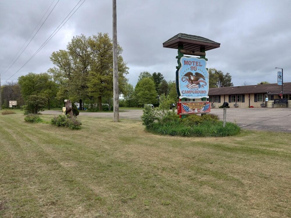 Picture of Motel 95 & campground