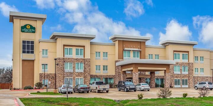 Picture of La Quinta Inn & Suites By Wyndham Luling (closest to the venue)