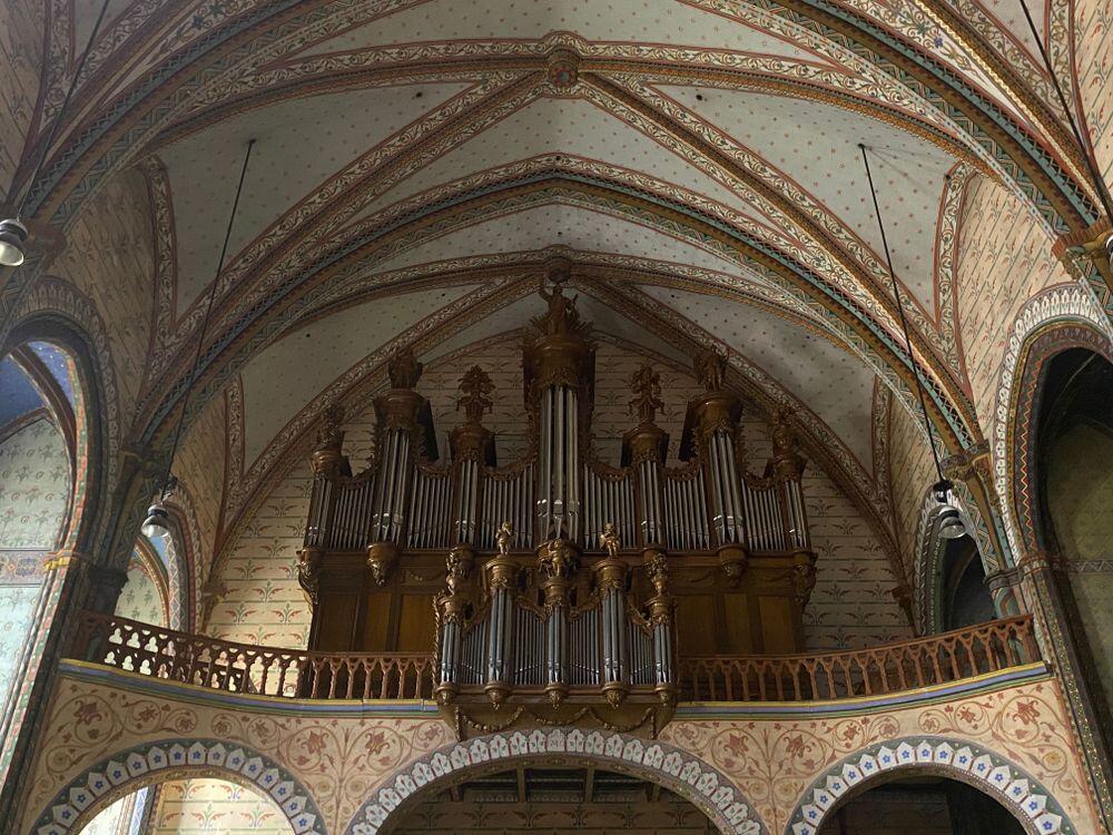 A large pipe organ built by Montburn is installed. The original organ was eventually rebuilt in the late 1700's by Jean-Pierre Cavaillé and still remains in full functioning order at the church today.