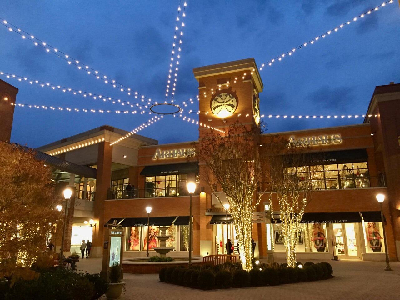 Picture of Shopping in Short Pump