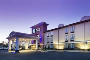 Picture of Holiday Inn Express Waldorf an IHG Hotel
