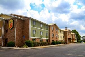 Picture of Super 8 by Wyndham Lenexa Overland Park / Mall Area